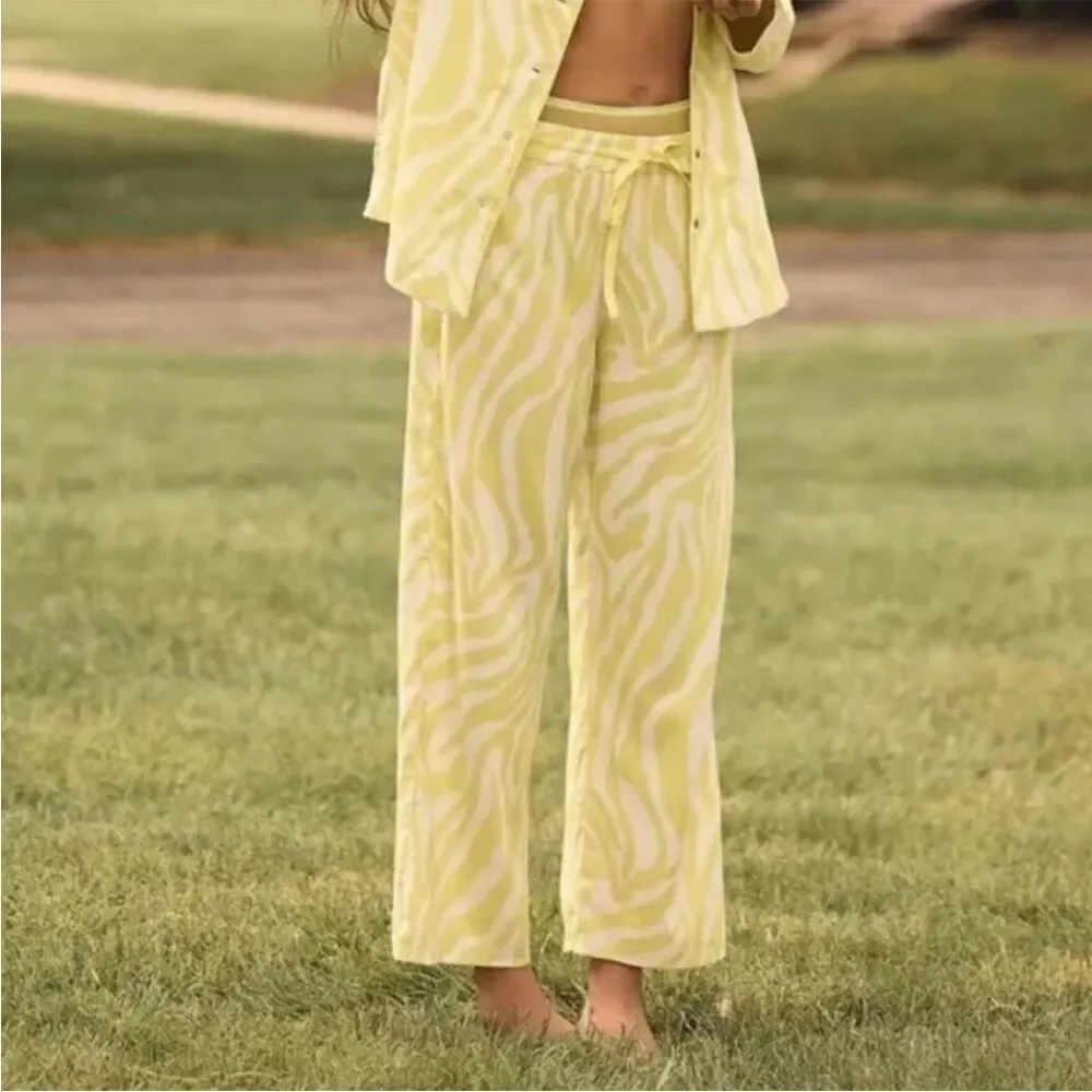 Anthropologie pajamas xs yellow and white striped pattern